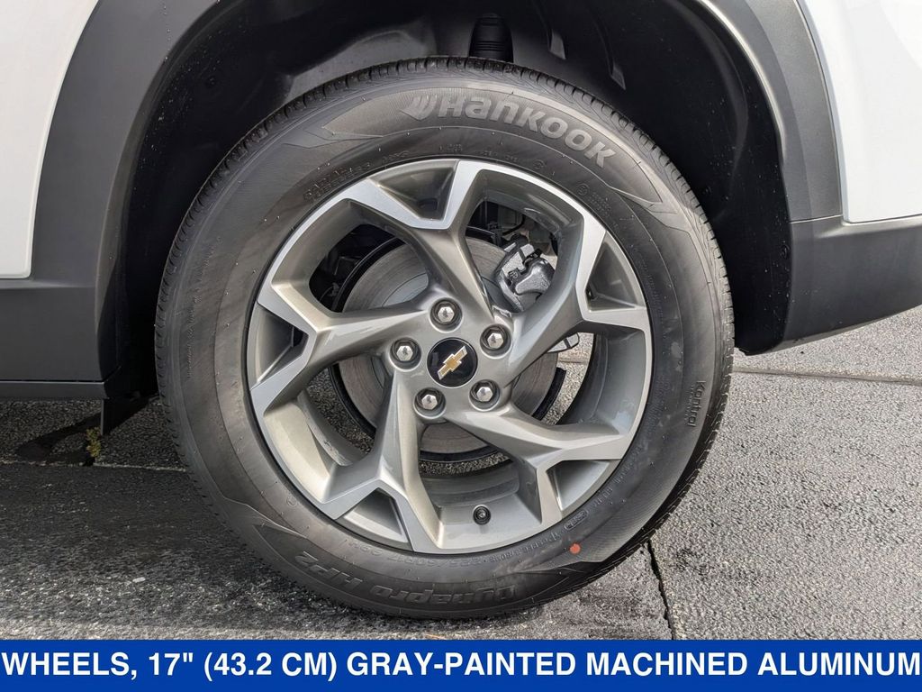 2025 Chevrolet Trax LT Image 10 of 34