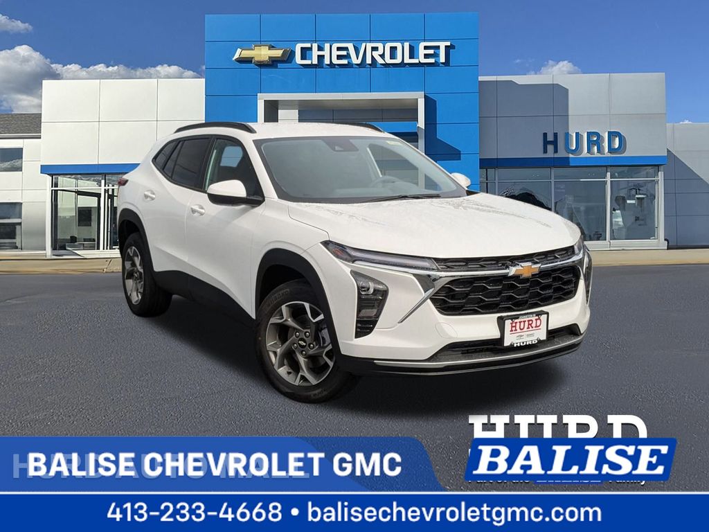 2025 Chevrolet Trax LT Image 3 of 34