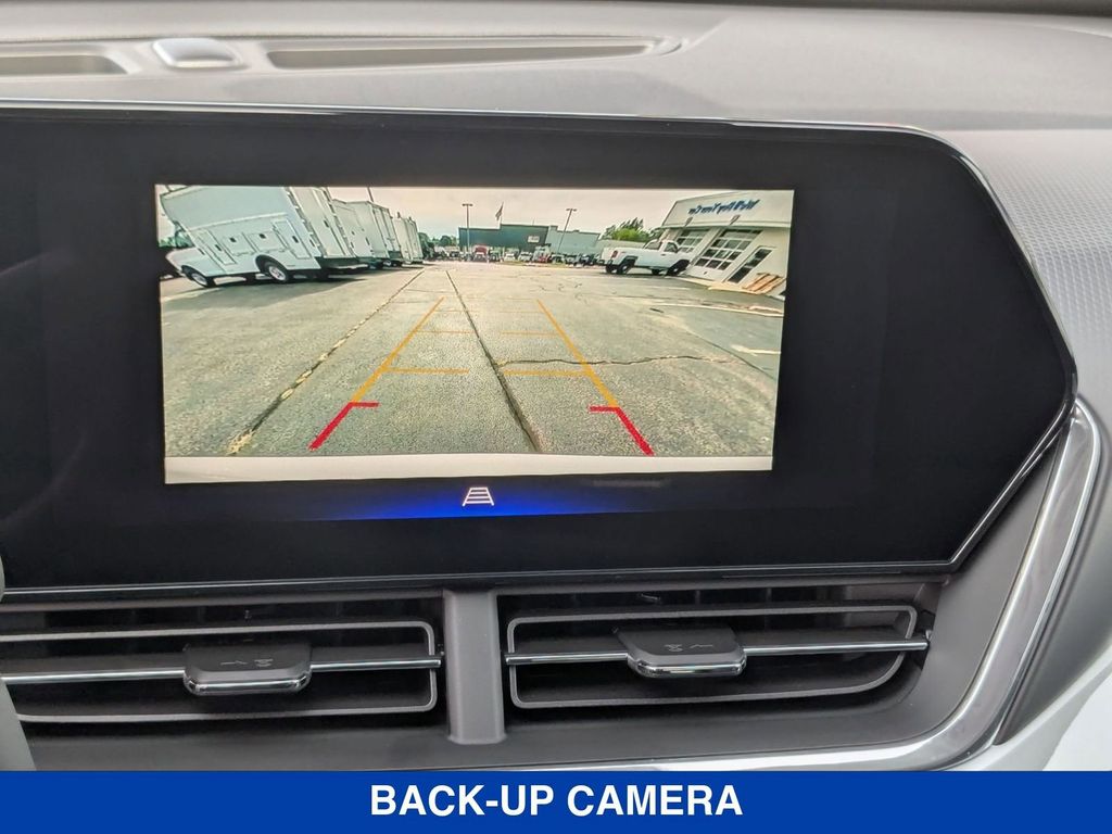 2025 Chevrolet Trax LT Image 21 of 34