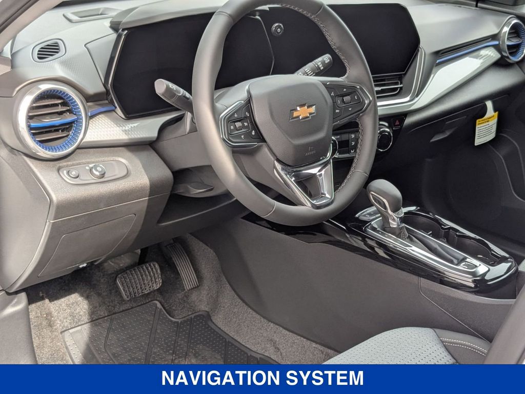 2025 Chevrolet Trax LT Image 18 of 34