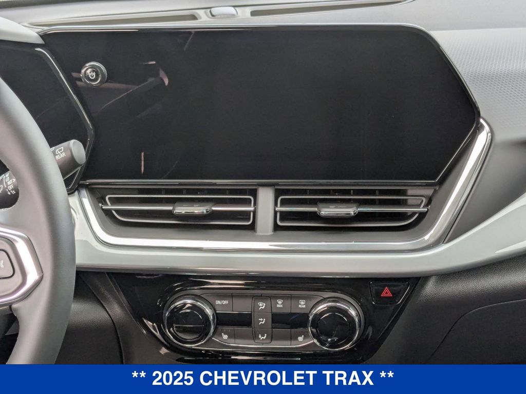 2025 Chevrolet Trax LT Image 23 of 34