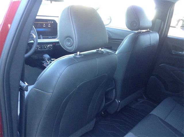 Vehicle image 13 of 33