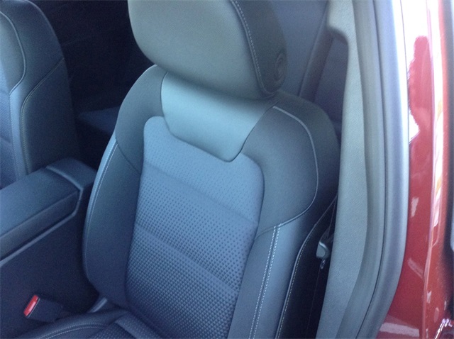 Vehicle image 11 of 33