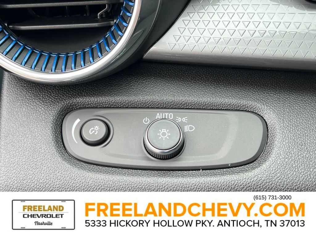 Vehicle image 14 of 25