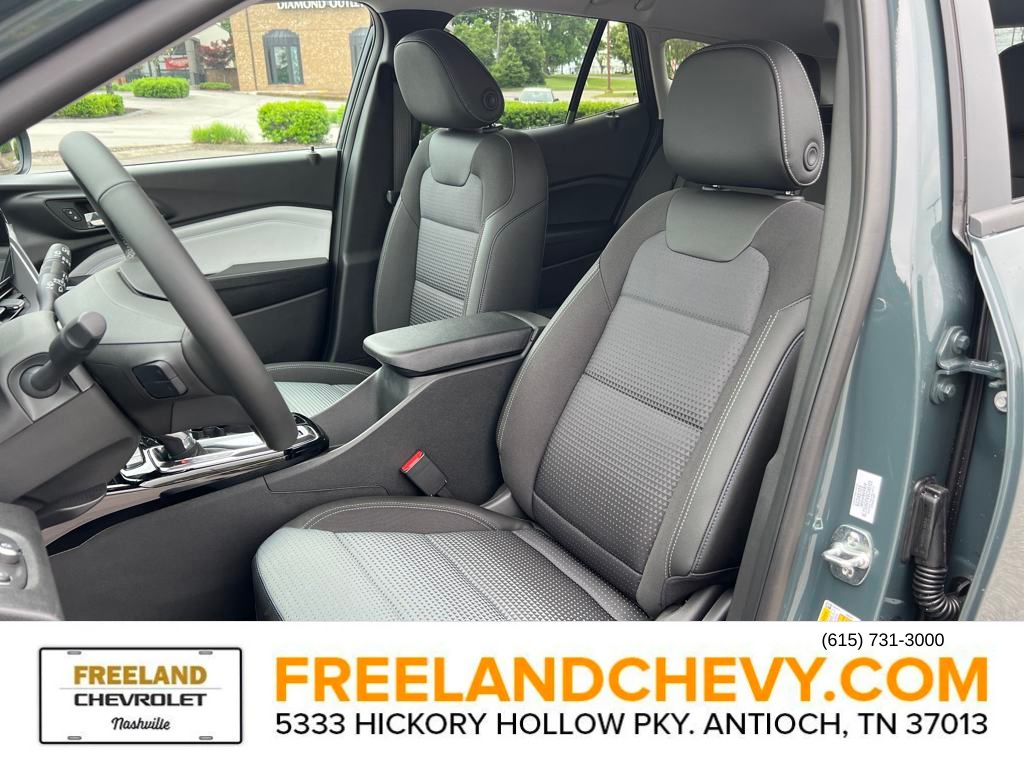 Vehicle image 19 of 25