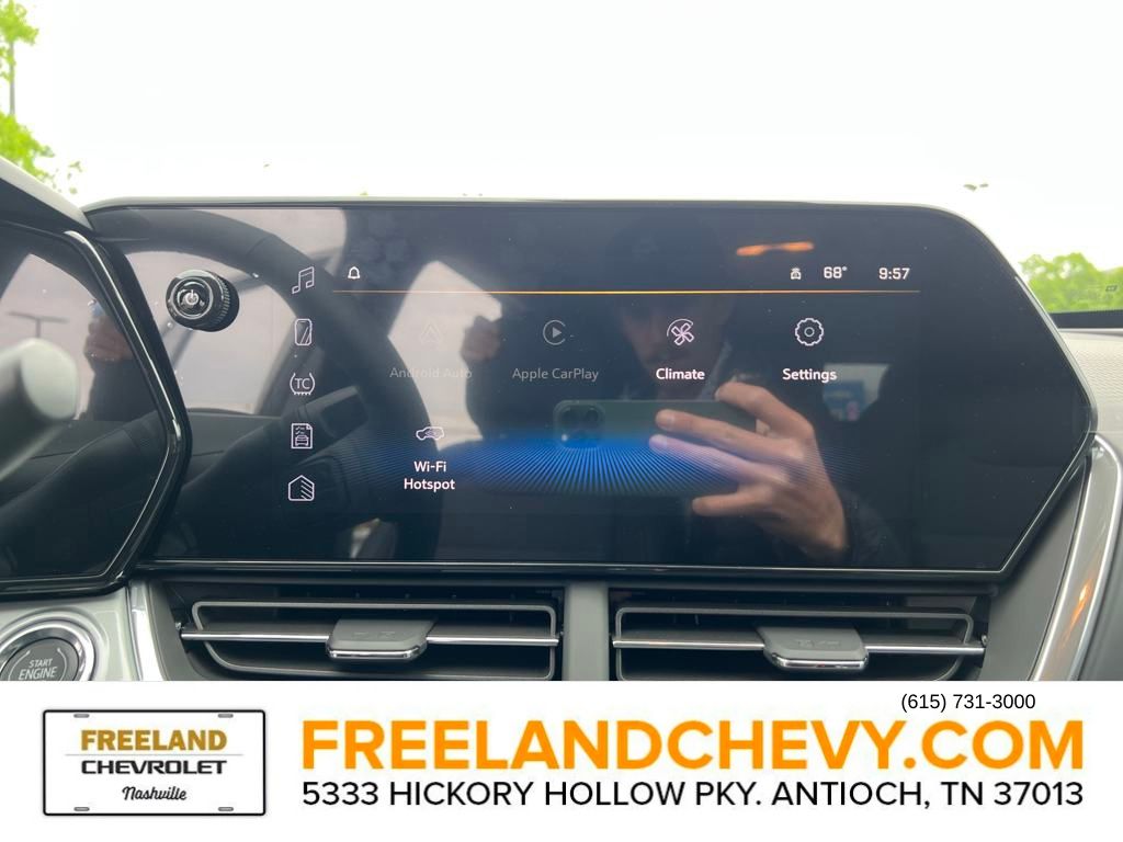 Vehicle image 24 of 25
