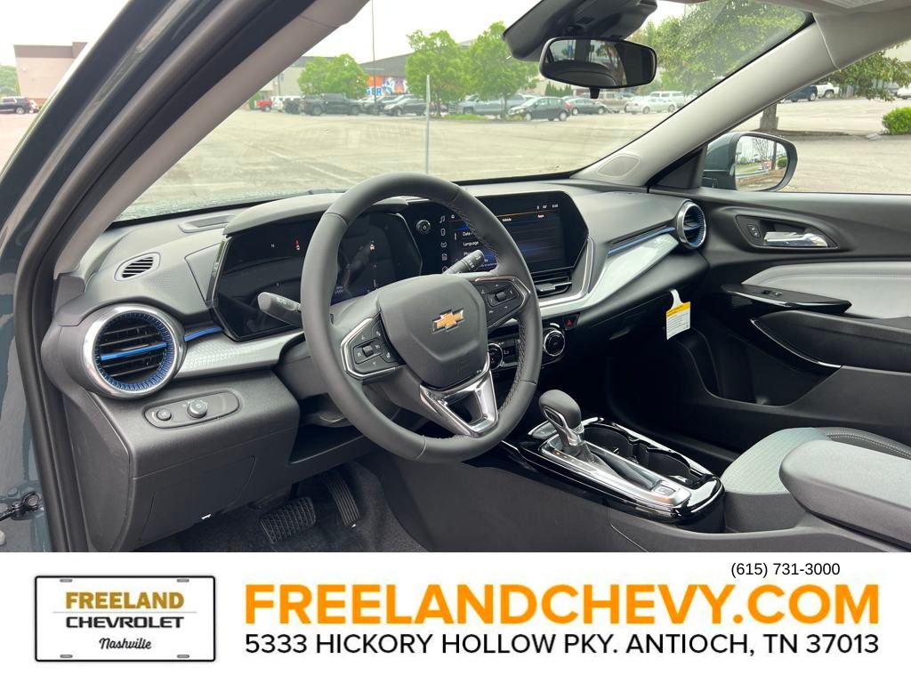 Vehicle image 15 of 25