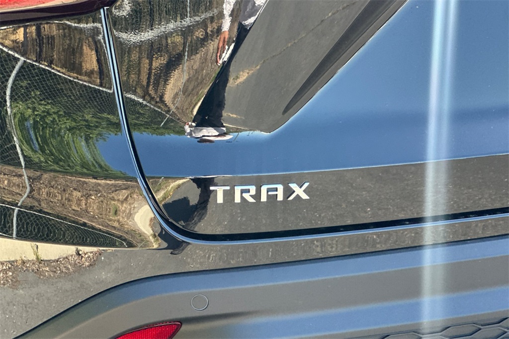 Vehicle image 23 of 24