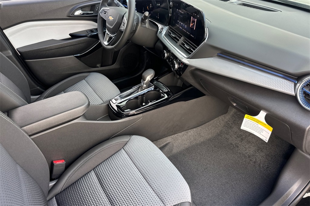 Vehicle image 14 of 24