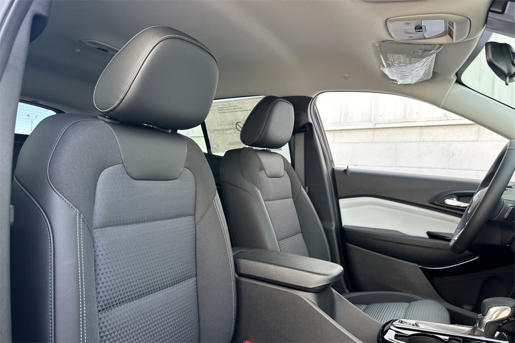 Vehicle image 15 of 24