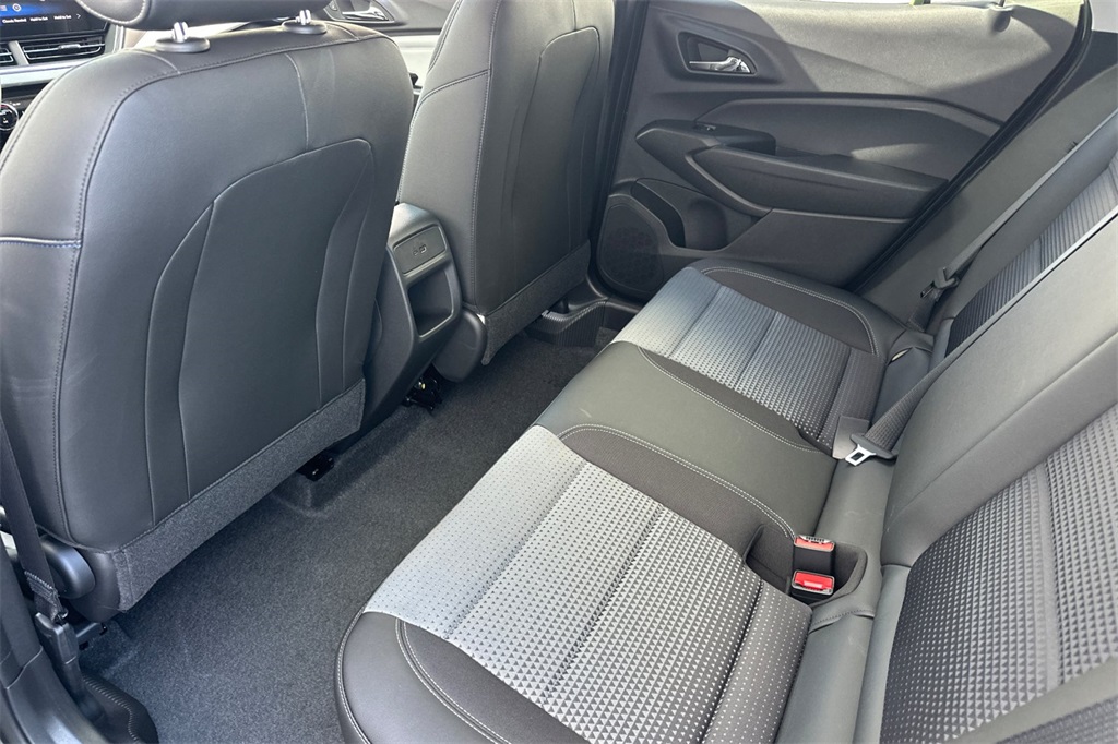 Vehicle image 9 of 24