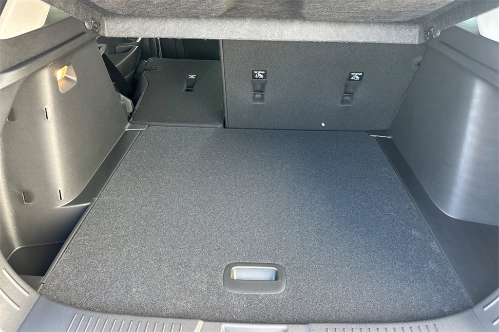 Vehicle image 12 of 24