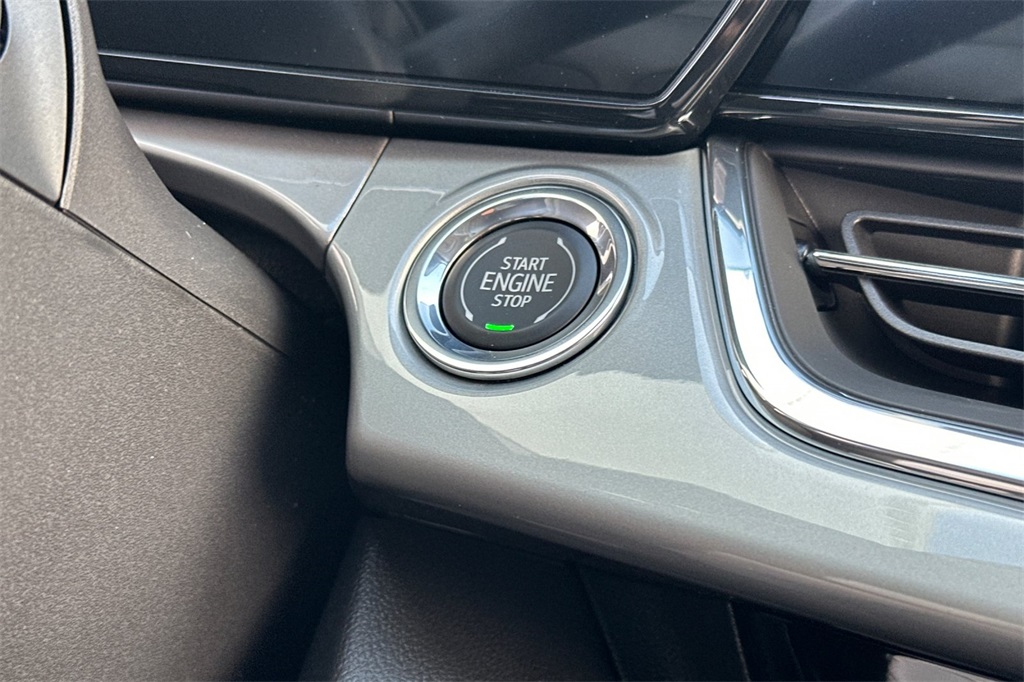Vehicle image 20 of 24