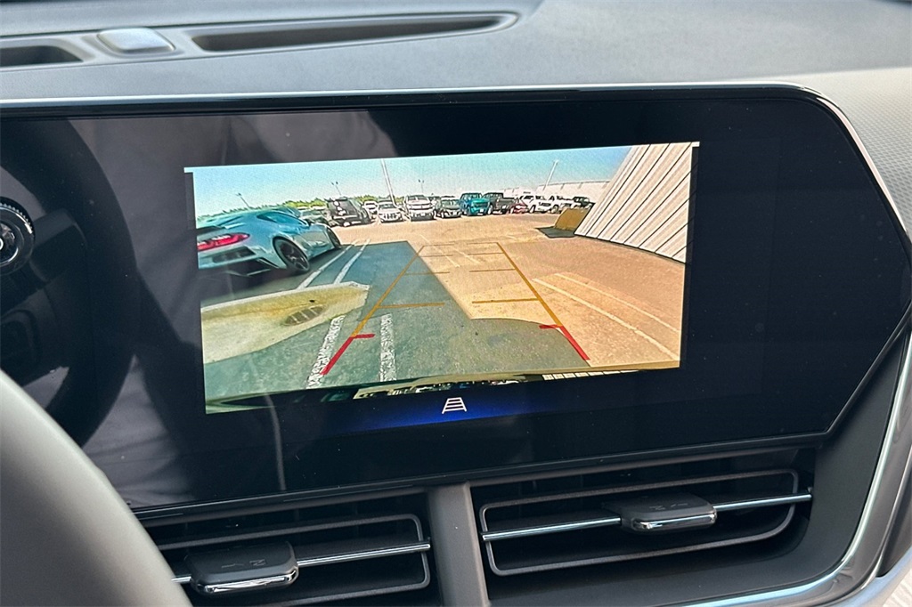 Vehicle image 17 of 24