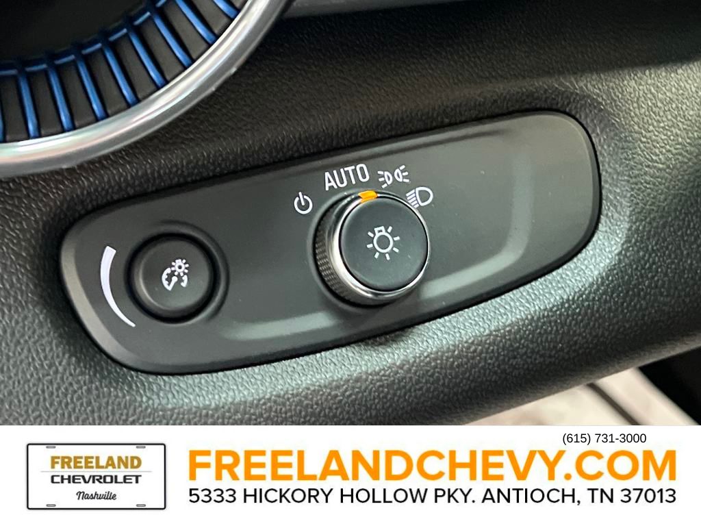 Vehicle image 14 of 24