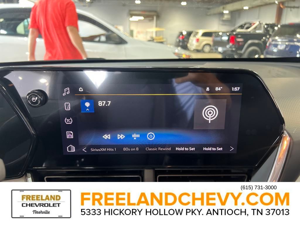 Vehicle image 22 of 24
