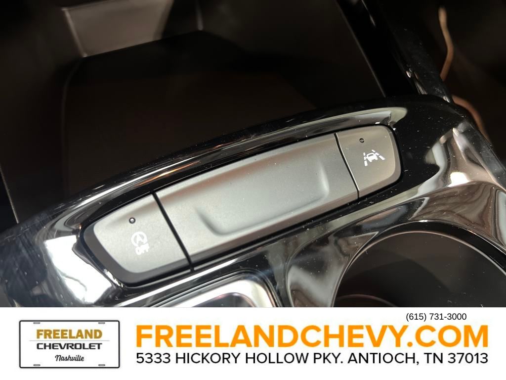 Vehicle image 8 of 24