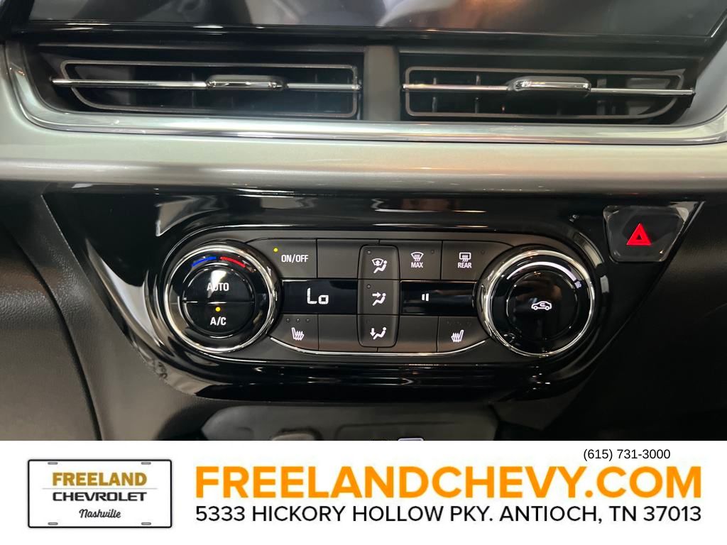 Vehicle image 11 of 24