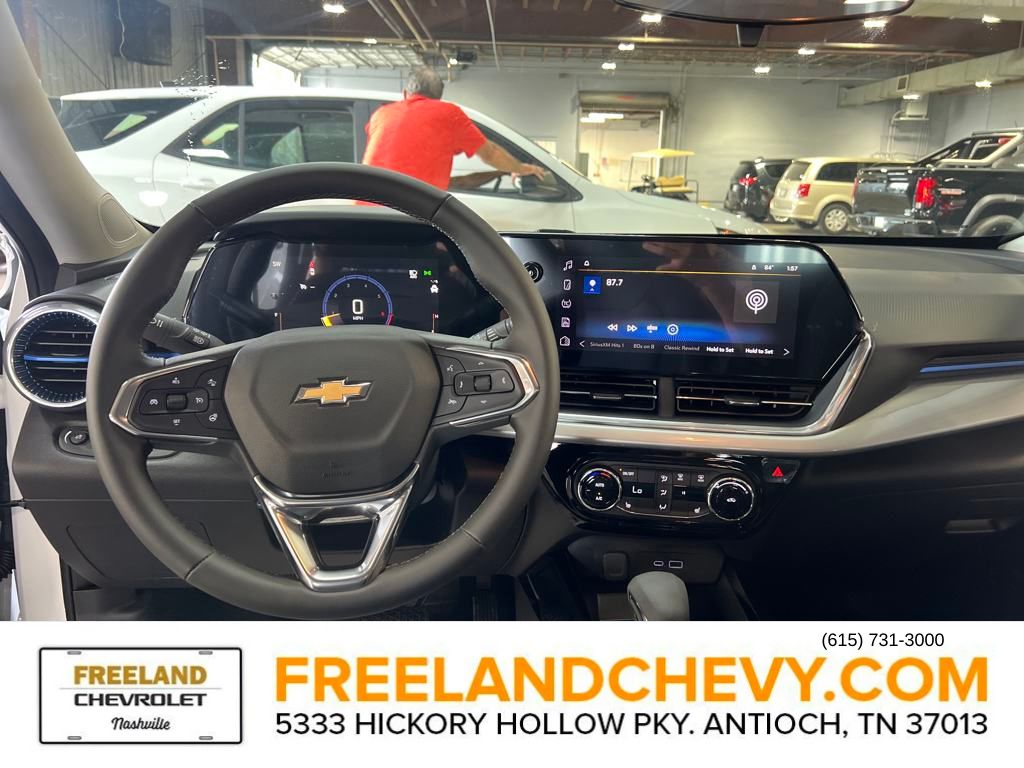 Vehicle image 19 of 24