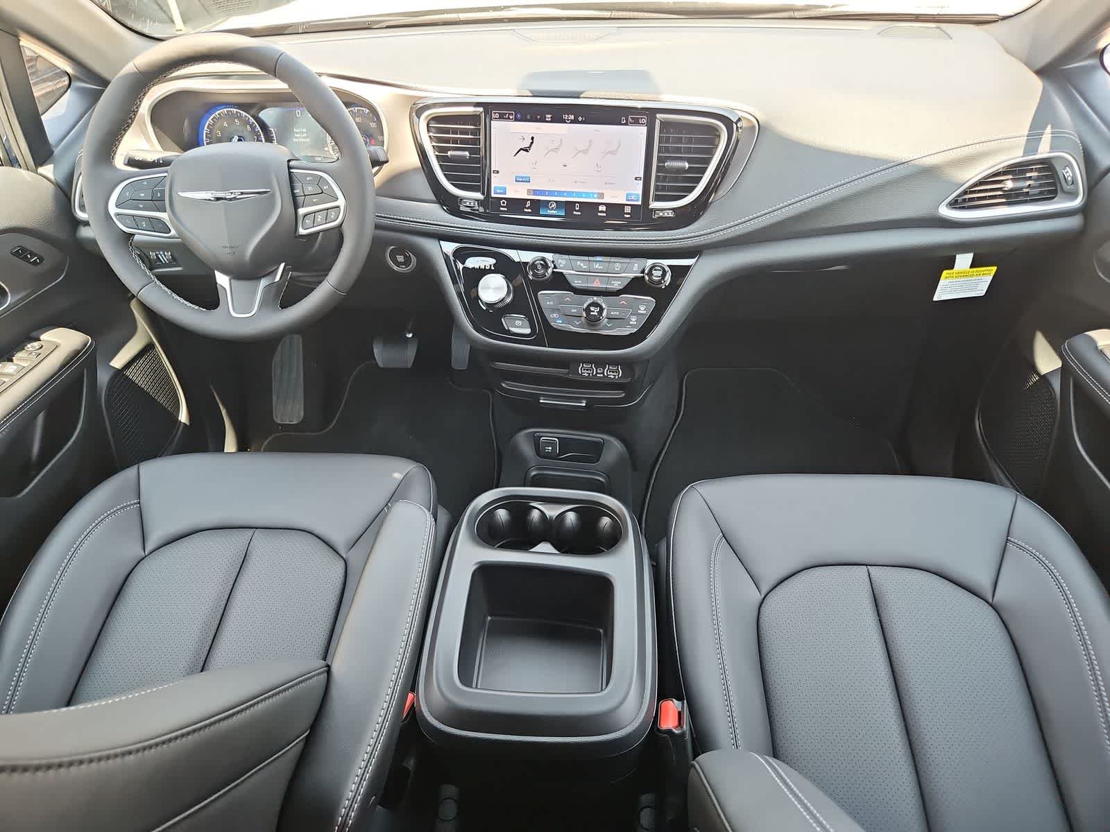 2025 Chrysler Pacifica Select Image 16 of 33