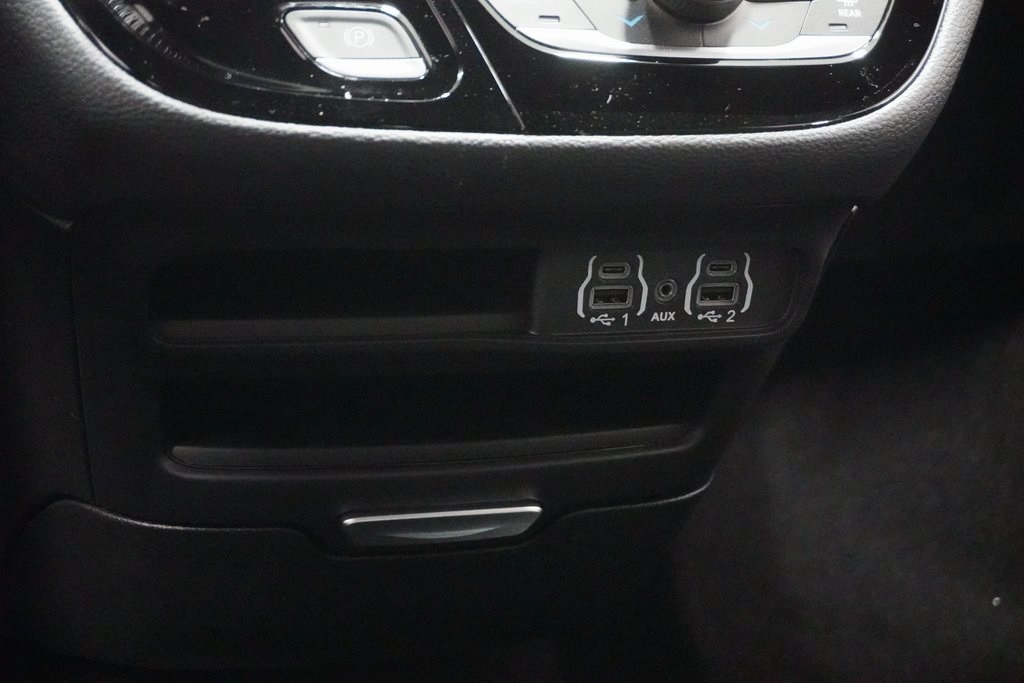 Vehicle image 27 of 28