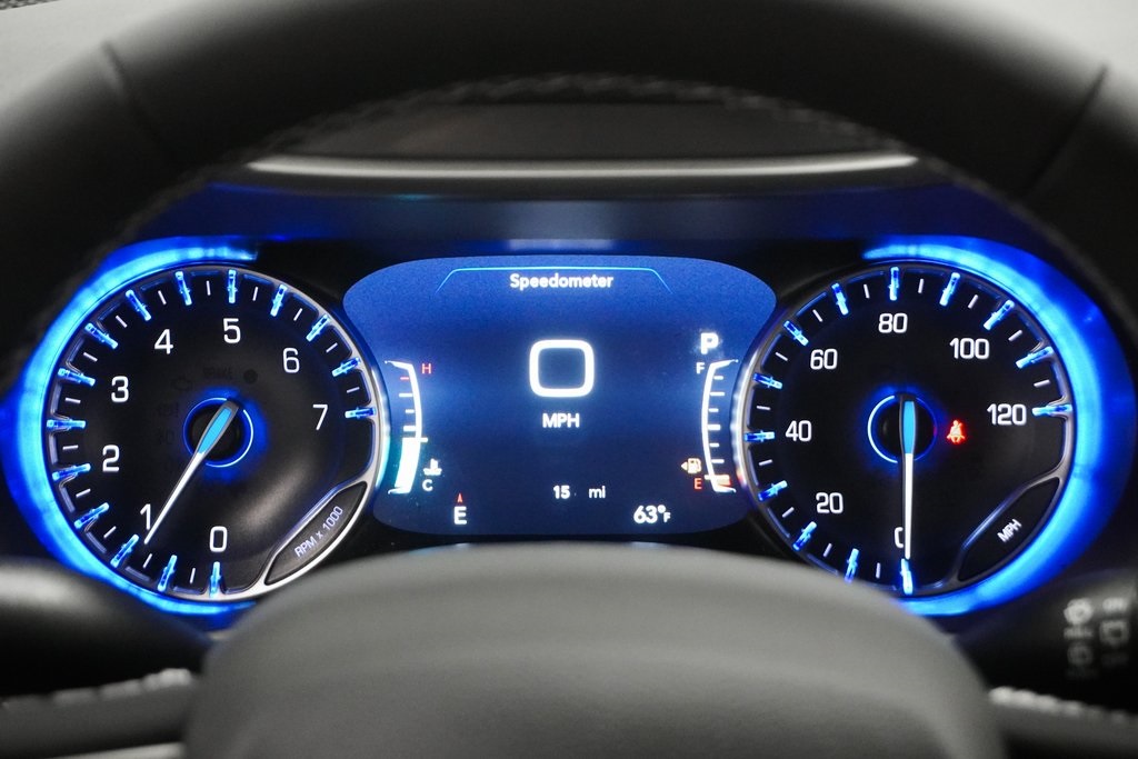Vehicle image 21 of 28