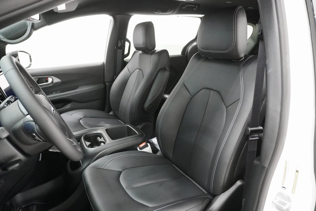 Vehicle image 10 of 28
