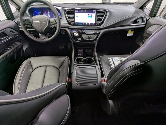 Vehicle image 13 of 16