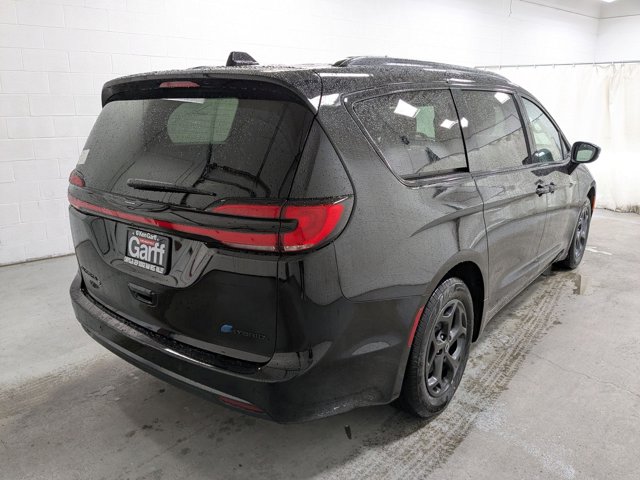 Vehicle image 4 of 16