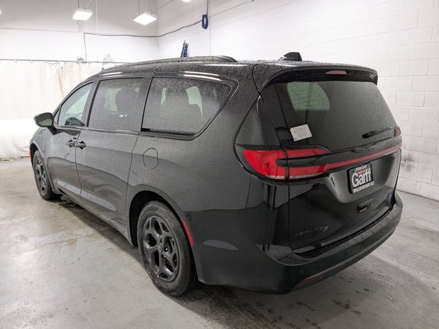 Vehicle image 6 of 16