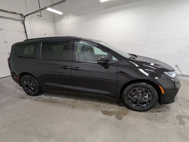 Vehicle image 2 of 16