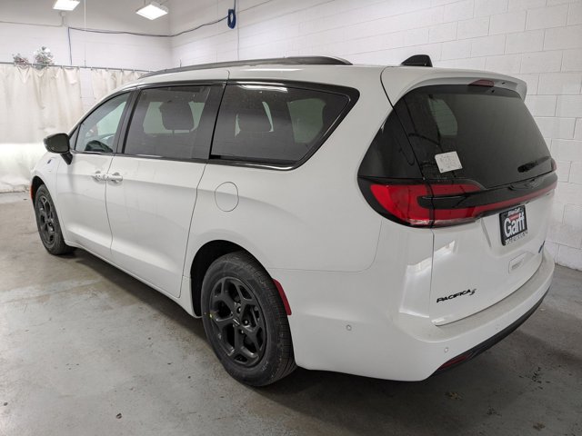Vehicle image 5 of 14