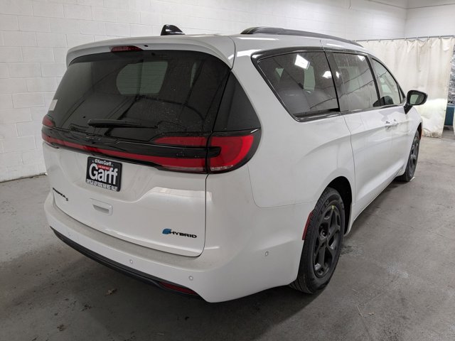 Vehicle image 4 of 14