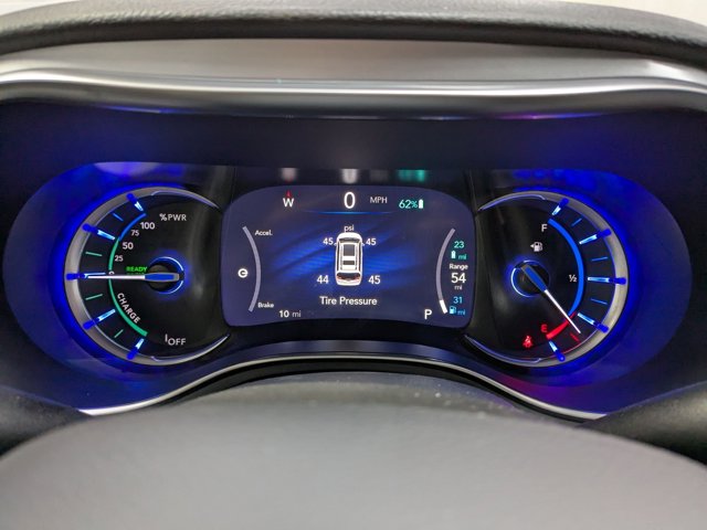 Vehicle image 9 of 14