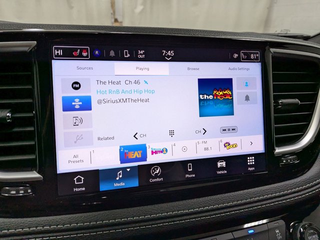 Vehicle image 10 of 14