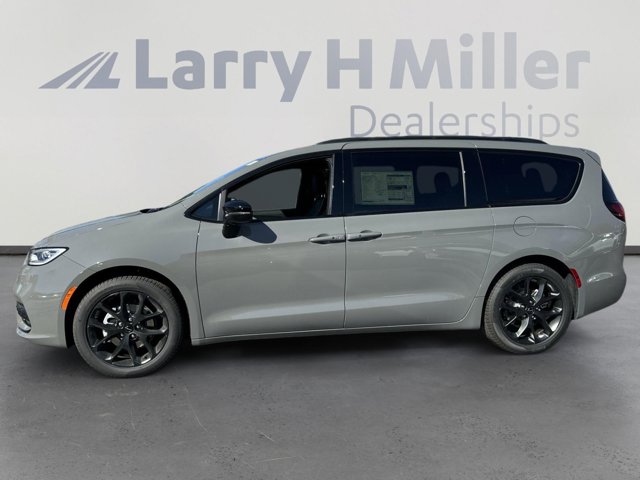 Vehicle image 12 of 35