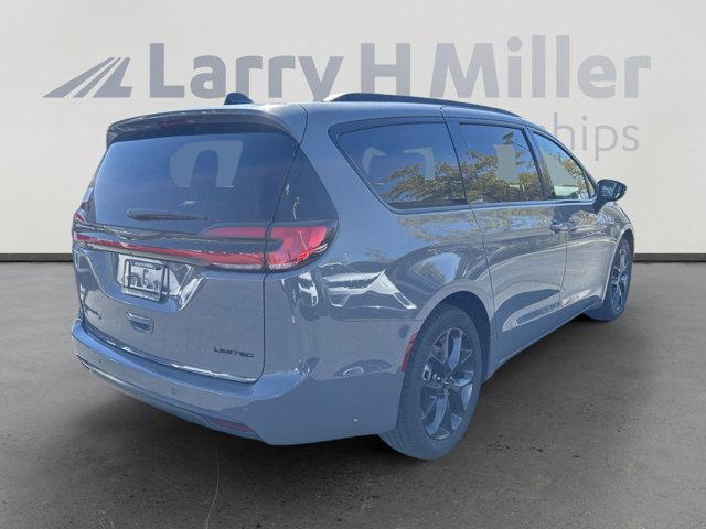 Vehicle image 7 of 35