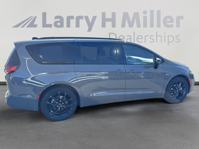 Vehicle image 6 of 35