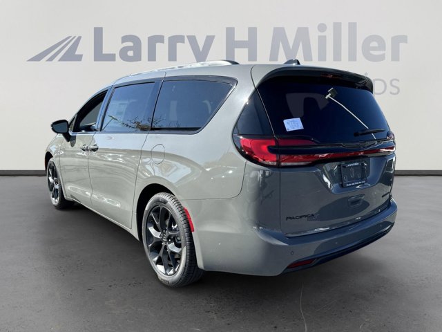 Vehicle image 9 of 35