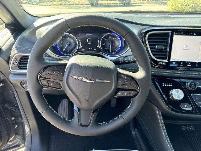 Vehicle image 20 of 35