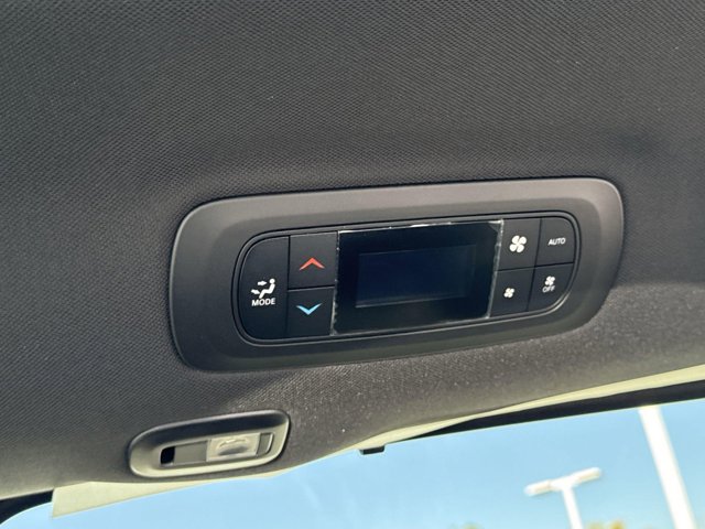 Vehicle image 29 of 35