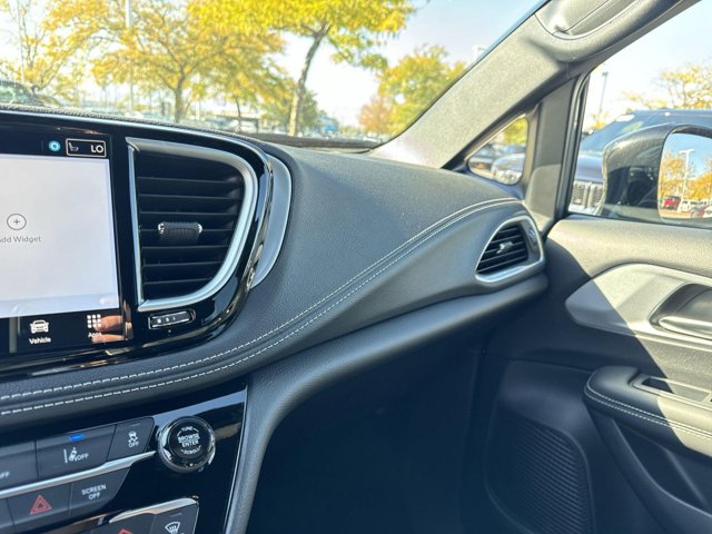 Vehicle image 21 of 35