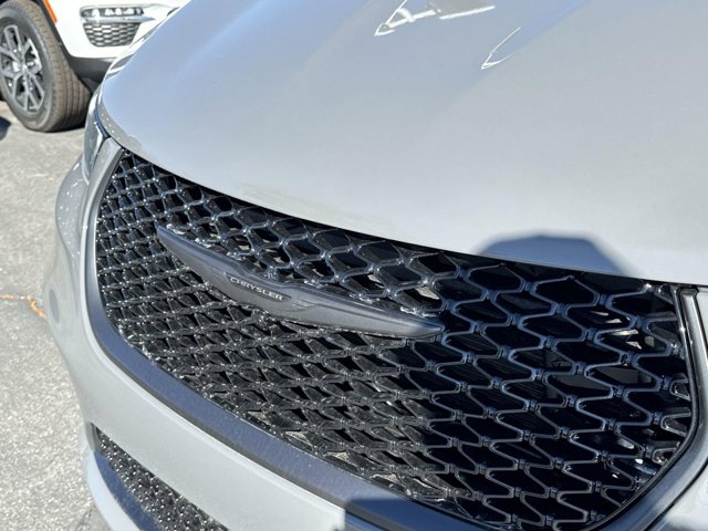 Vehicle image 14 of 35