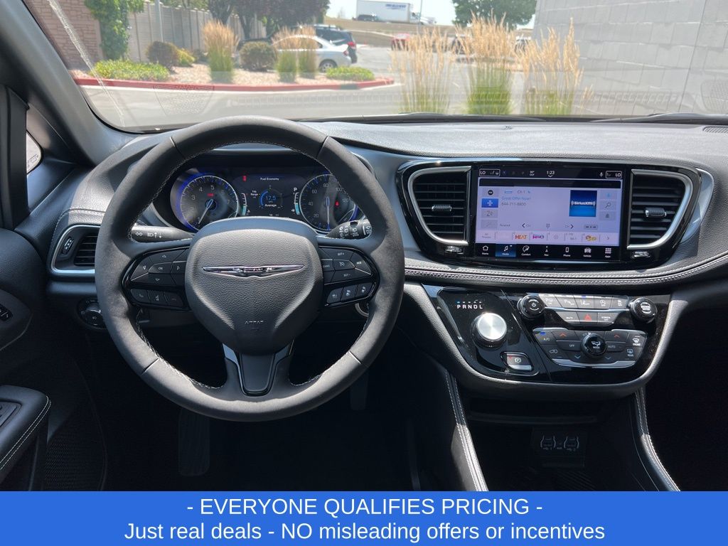 Vehicle image 17 of 30