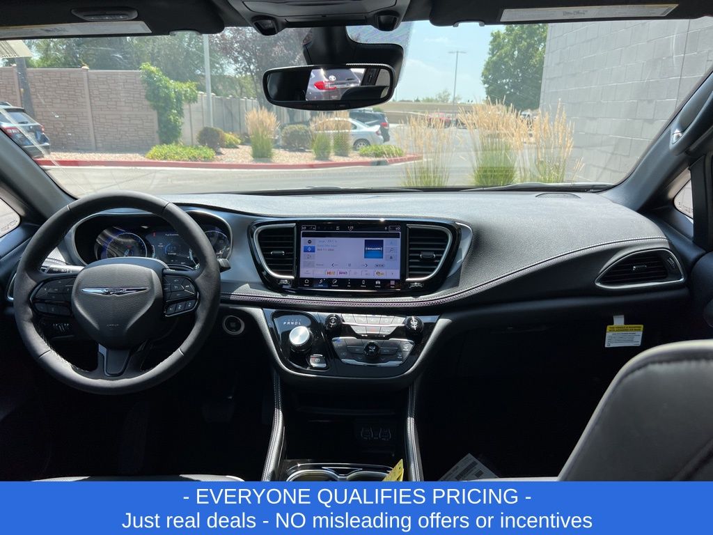 Vehicle image 16 of 30