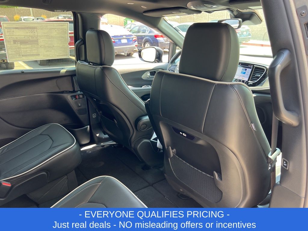 Vehicle image 11 of 30