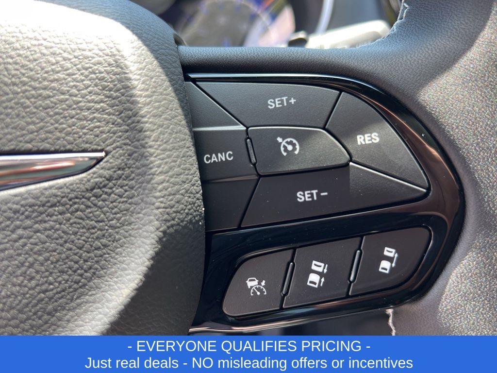 Vehicle image 24 of 30