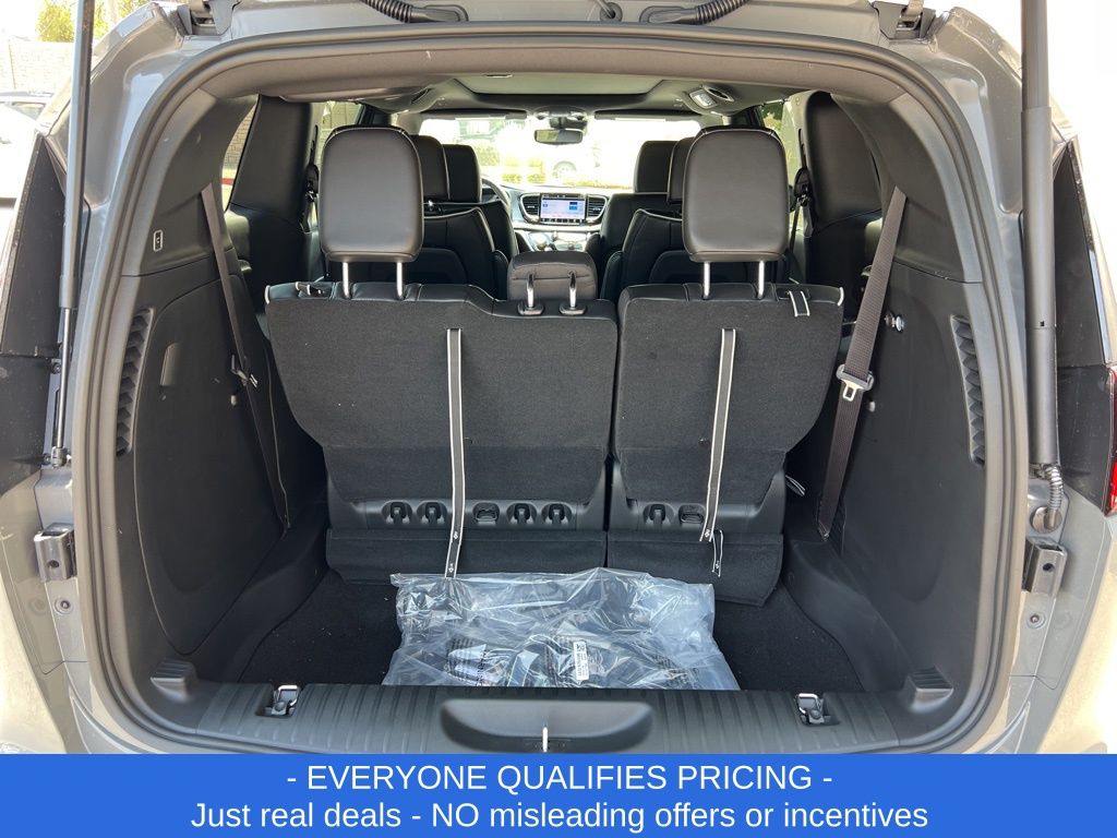 Vehicle image 10 of 30