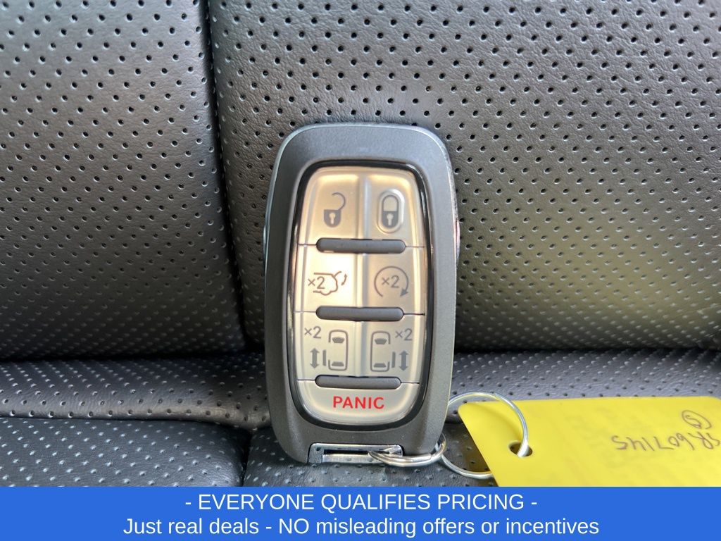 Vehicle image 27 of 30