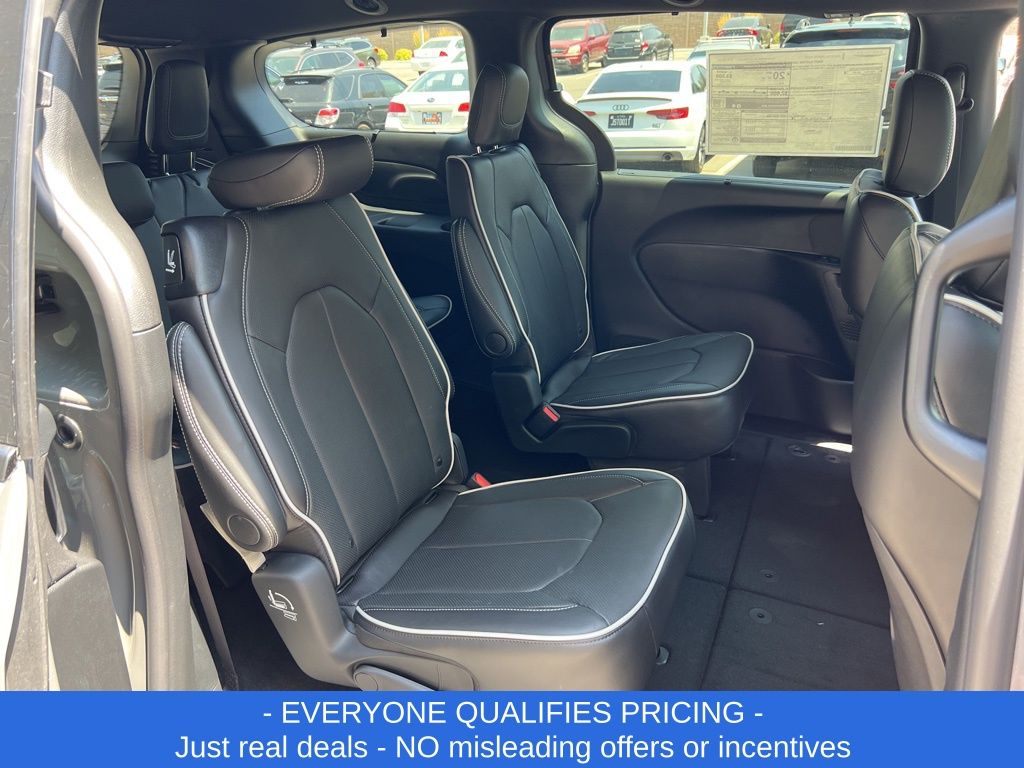 Vehicle image 13 of 30